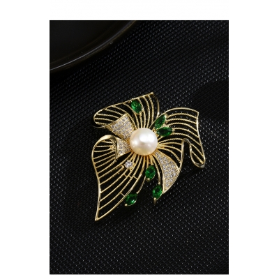Classic Vintage Elegant One Leaf Knows the Autumn Hollow out Leaf Pearl brooch High grade copper micro inlaid corsage LXT0672H