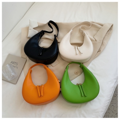 Fashion retro crescent bag Internet celebrity popular simple handbag Versatile shoulder bag GH668896218738